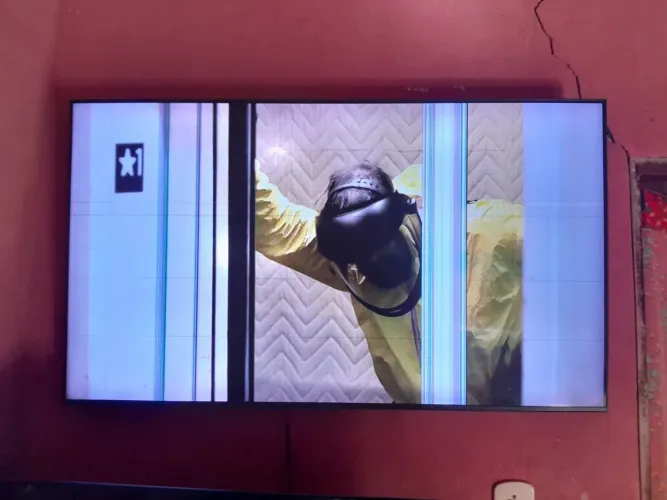 Vendo TV Samsung Crystal 50 pol para retirada de peças