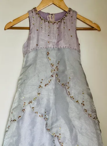 Lindo vestido lilás infantil 