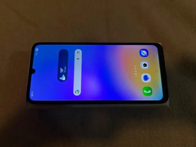 Celular Samsung AO5