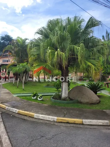 Casa de condomínio em Rua Ameixeiras - Jardim Petrópolis - Cotia/SP