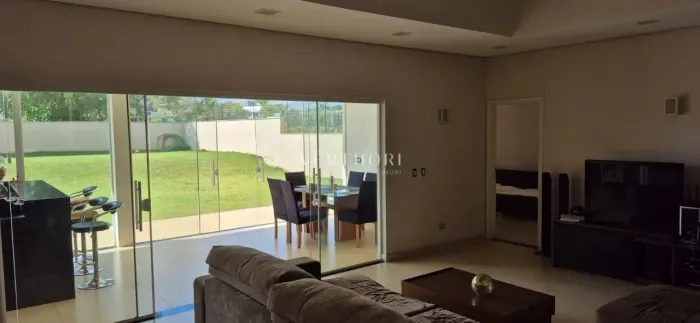 Casa à venda por R$2.450.000,00 e para locação por R$ 8.500,00 no condomínio Villaggio do 