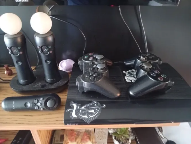 Vendo ps3 ou troco por Pc.