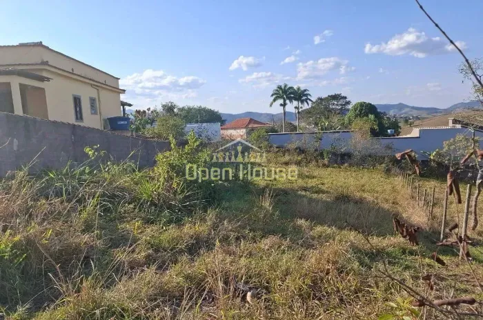 Terreno Amplo de 736m² a 5 Minutos da Prefeitura - Bairro Bondarovsky, Quatis/RJ: Construa