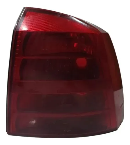 Lanterna Direita Astra Sedan 1999 - 2002 Direito/passageiro Vermelho
