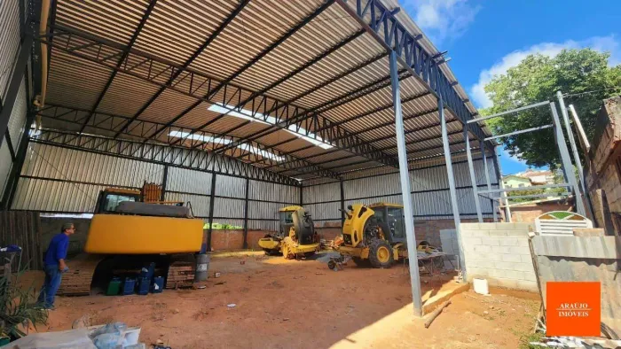 GALPÃO DE 400M2 NO BAIRRO SÃO BERNARDO