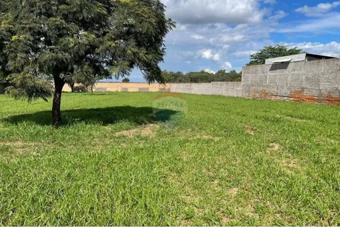Excelente Terreno no Condomínio Mário Franco de 2000 M².