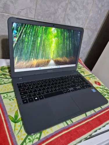 Notebook Samsung Celeron de 10° Geração com SSD tela 16 ideal para trabalhos e estudos