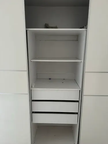 Guarda roupa para doação