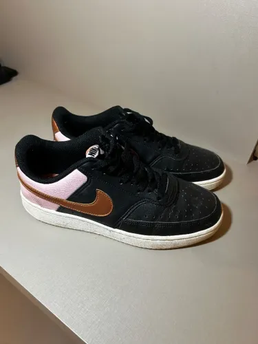 Tênis Nike Court Vision Low Feminino Preto/Rosa - Tam 37