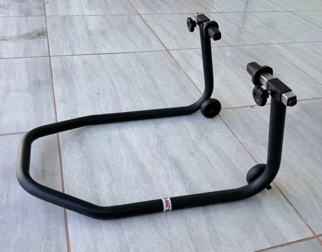 Cavalete profissional para motos.
