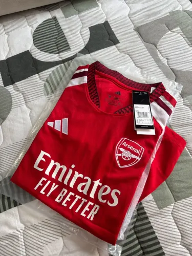 Camisa do Arsenal 26/27 Modelo Torcedor M Feminina