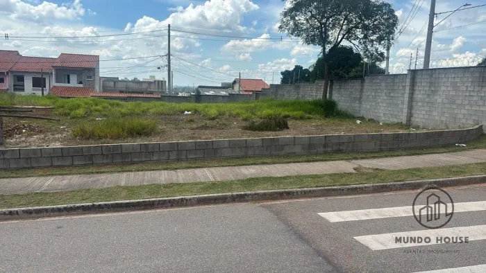 Terreno em condomínio fechado com lazer e segurança 24 horas!