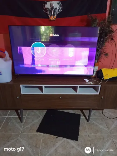 Vendo tv com defeito pra assistência