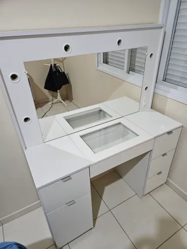 Escrivaninha Penteadeira 4 gavetas 1 porta c/tampo de vidro