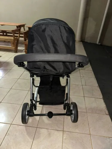 Carrinho semi novo