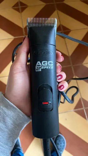 Maquininha de tosa Andis AGC