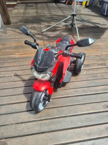 Mini Moto Elétrica Infantil Brinq Kids 6V Vermelha Com Som E Luzes