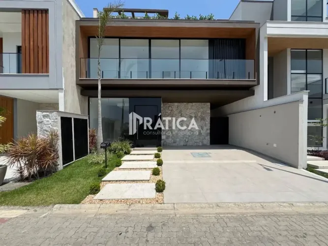 Condomínio Villa Blanca I - Excelente Casa triplex com 316m² no Recreio dos bandeirantes