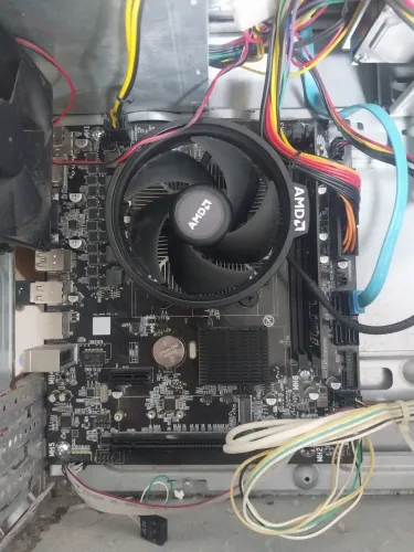 Pc ryzen 3 2200g negociável 