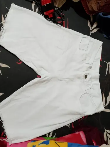 Vendo short jeans branco nunca usado tamanho 42