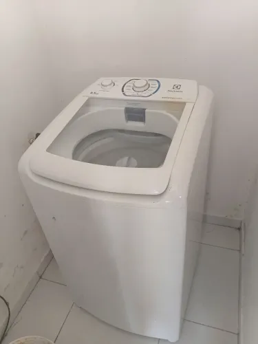 Lava roupas Electrolux 8,5 Kg nova, lava e centrífuga perfeitamente.