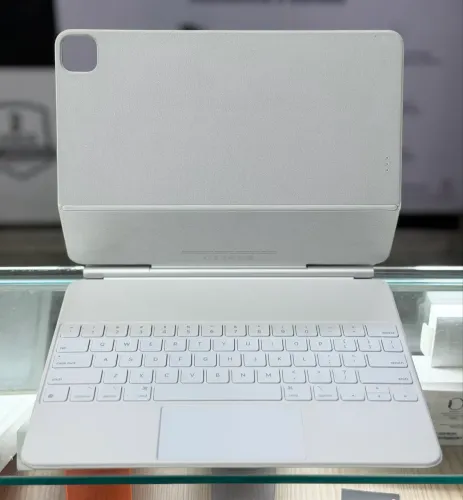 Magic Keyboard original Apple ( para ipad pro 12.9 polegadas e ipad air 13 polegadas )