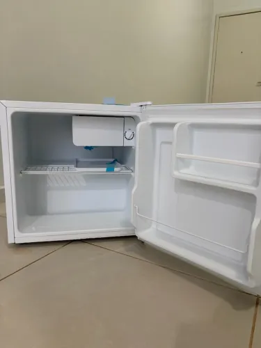 PHILCO frigobar 47L 110v COMO NOVO 