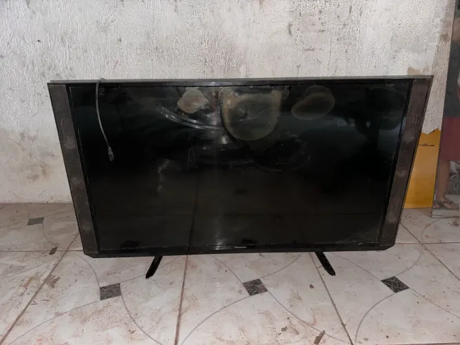 Vendo tv Panasonic 43 retirada de peças
