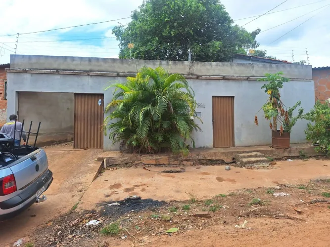 Vd casa de 2 qrtos em caldas novas troco por apto em Brasília 