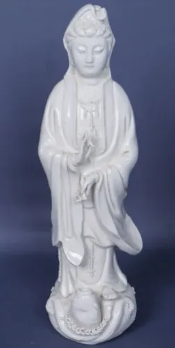 Deusa kwankin em porcelana 36 cms. Raro