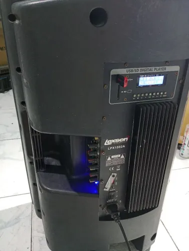 Caixa amplificada lexsen