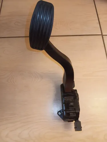 PEDAL ACELERADOR GRAND SIENA 2013 ORIGINAL.