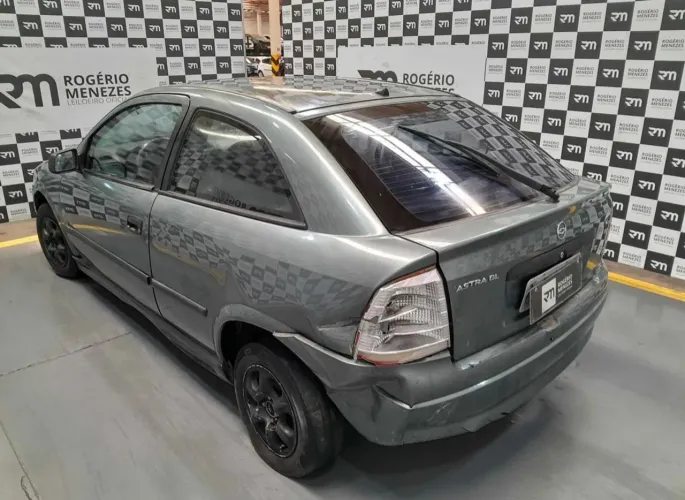 Sucata para retirada de peças GM Astra GL 1.8 1999 Manual