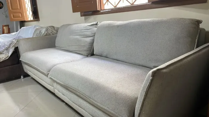 Sofá imenso, elegante e confortável 