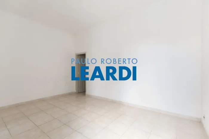 CASA ASSOBRADADA - CAMBUCI - SP