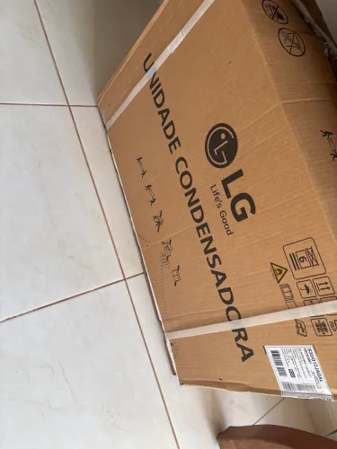 APARELHO de AR CONDICIONADO LG inverter de 12 mil BTUS só 2.499,00 reais no pix. 