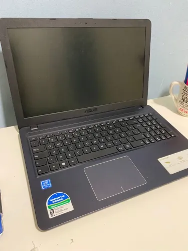 Notebook usado em otimo estado e é tudo  original  nunca foi aberto * zap
