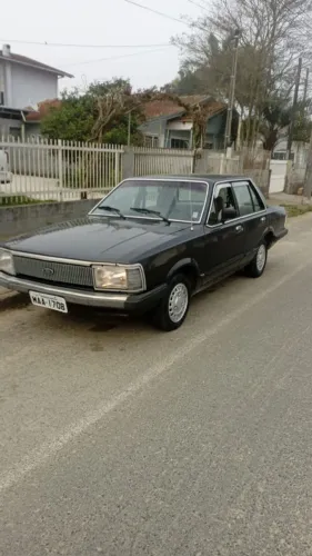 Ford del Rey ano 83 modelo 4 porta automático difícil de achar igual.