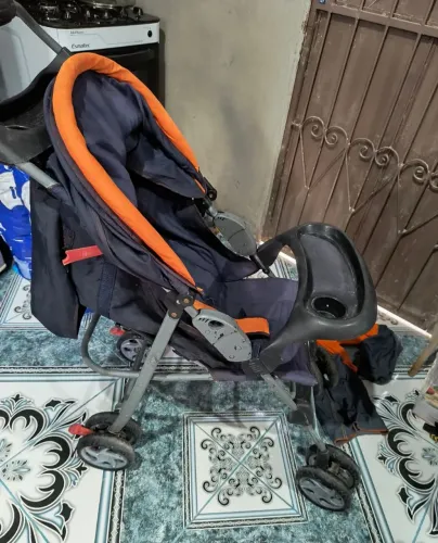 Vendo Carrinho de bebê