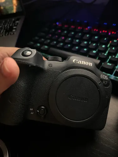 Câmera Cânon EOS R7 