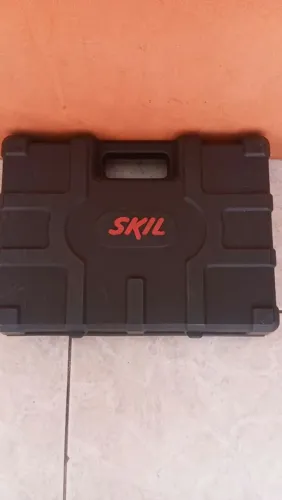 Furadeira de Impacto Skil 6060 de 700W