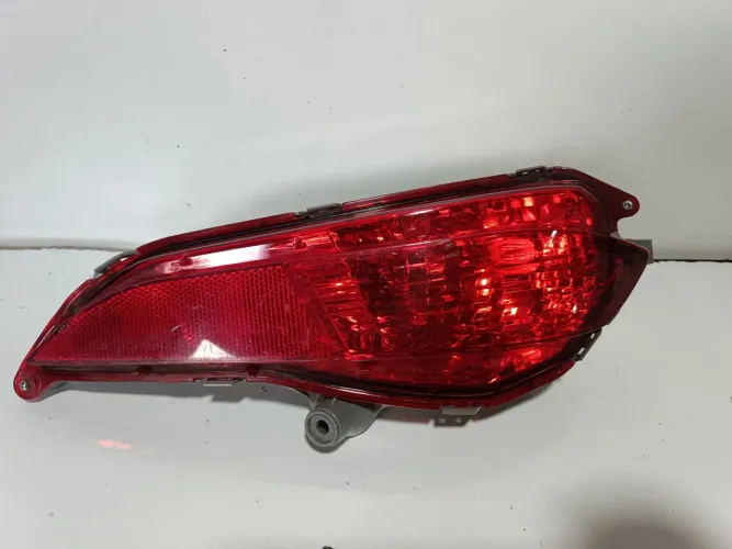 Lanterna do Para-choque Lado Esquerdo Yaris Sedan 2019/2022 Original 