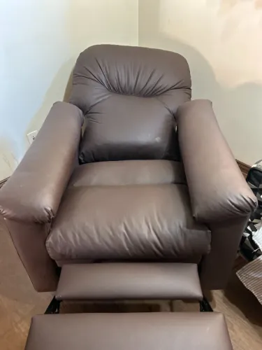 Poltrona reclinável Pouco usada.