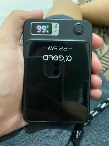 Carregando portátil pra iPhone com indução magnética