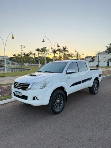 Toyota Hilux CD Limited 4X4 3.0 TDI Diesel Aut. 2015