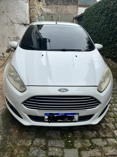 Ford Fiesta 1.6 16V Flex Aut. 5P 2015