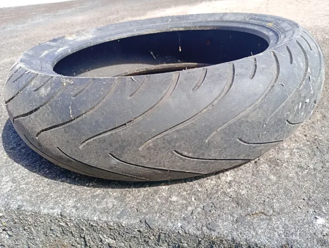 Pneu Michelin 160 / 60 / 17