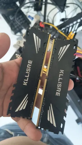 2 memórias RAM ddr4 2 x 8GB - Valor negociável