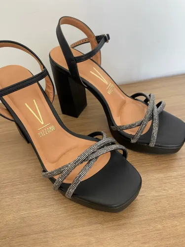 Sandália salto tamanho 36
