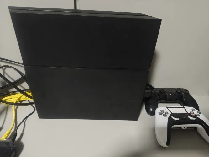 PS4 slim 